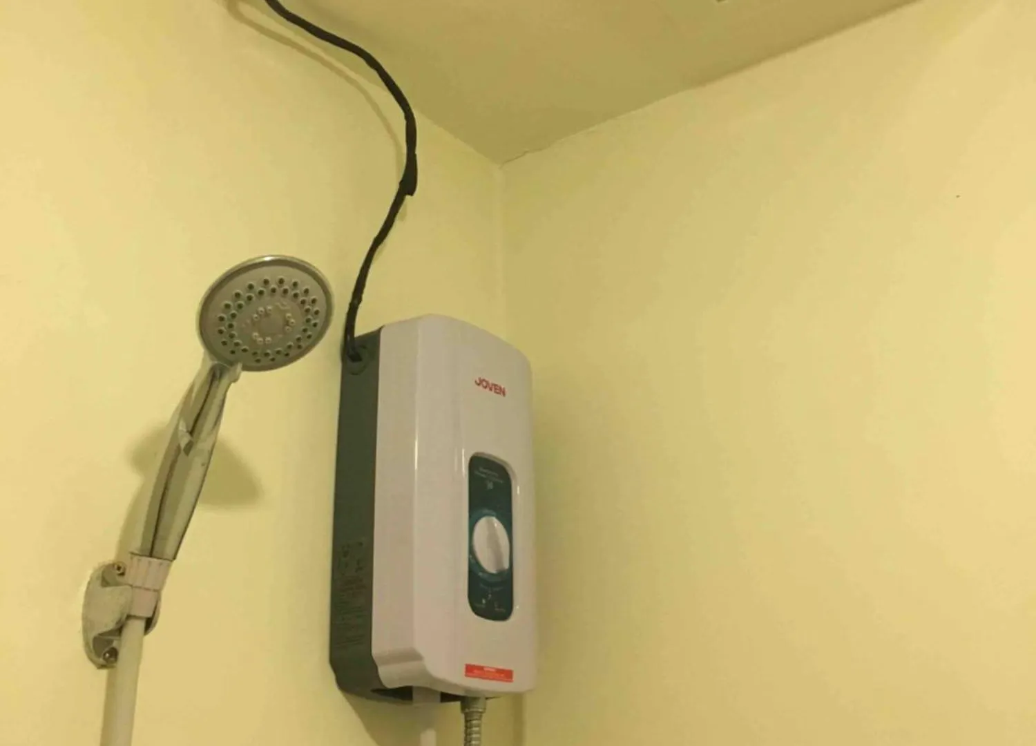 Studio In The Metro I Near Mrt I Wifi Manila Philippines